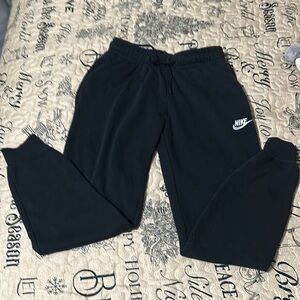 Nike joggers. Xtra small in women’s. Excellent  condition. Never wore them.